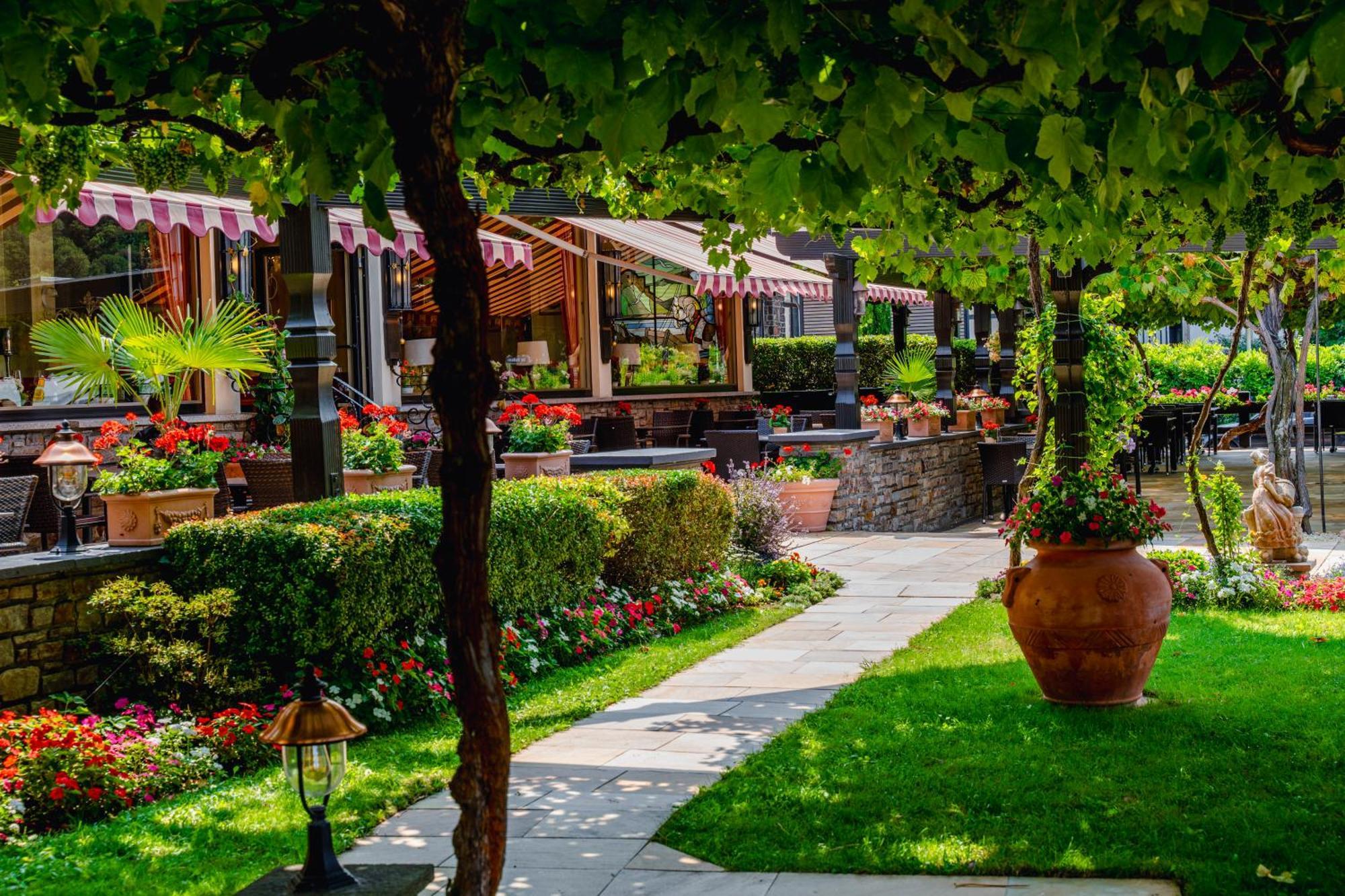 Hotel Unter Den Linden Ruedesheim am Rhein Luaran gambar