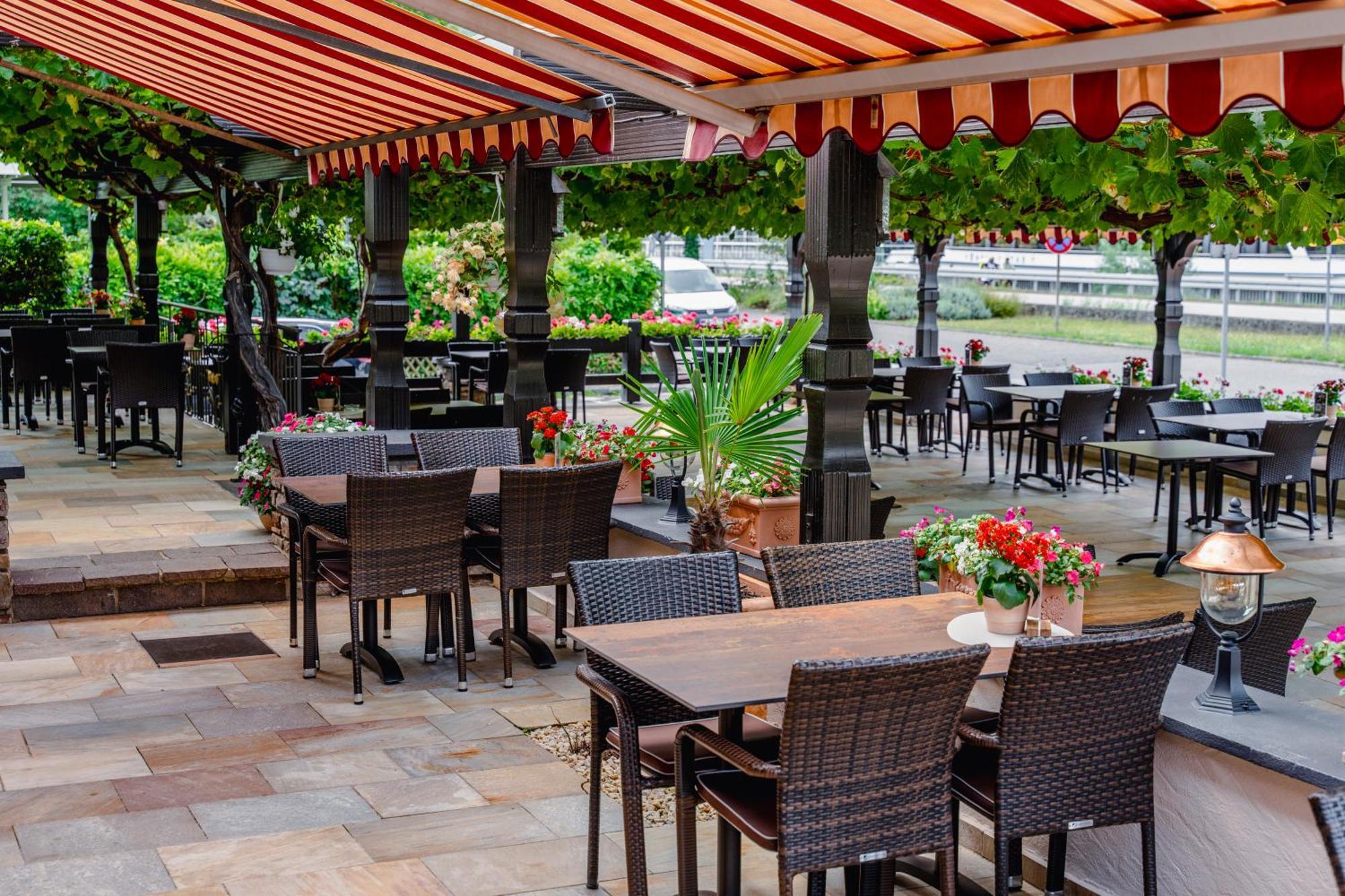 Hotel Unter Den Linden Ruedesheim am Rhein Luaran gambar