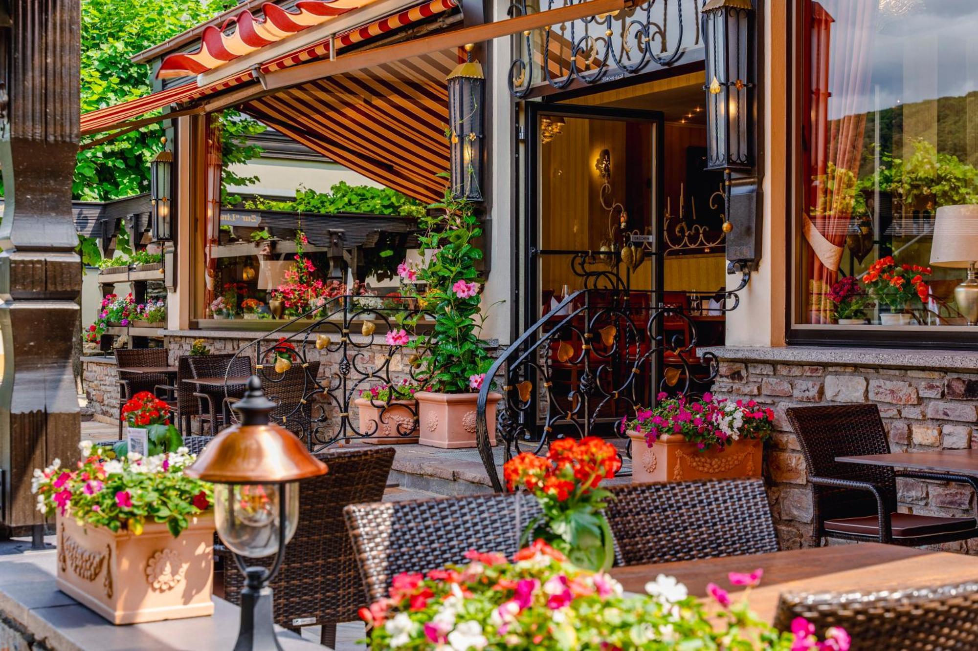 Hotel Unter Den Linden Ruedesheim am Rhein Luaran gambar