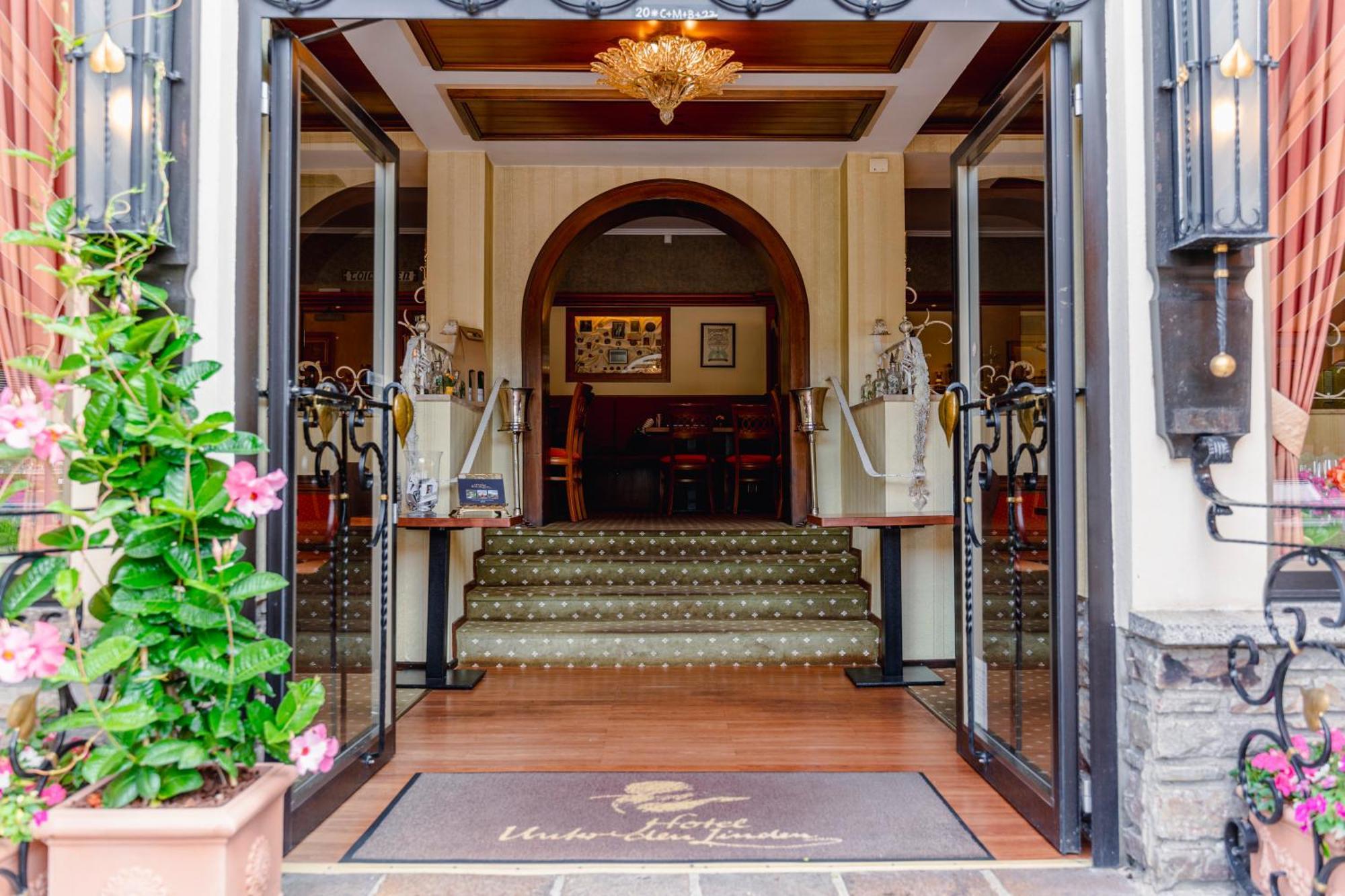 Hotel Unter Den Linden Ruedesheim am Rhein Luaran gambar